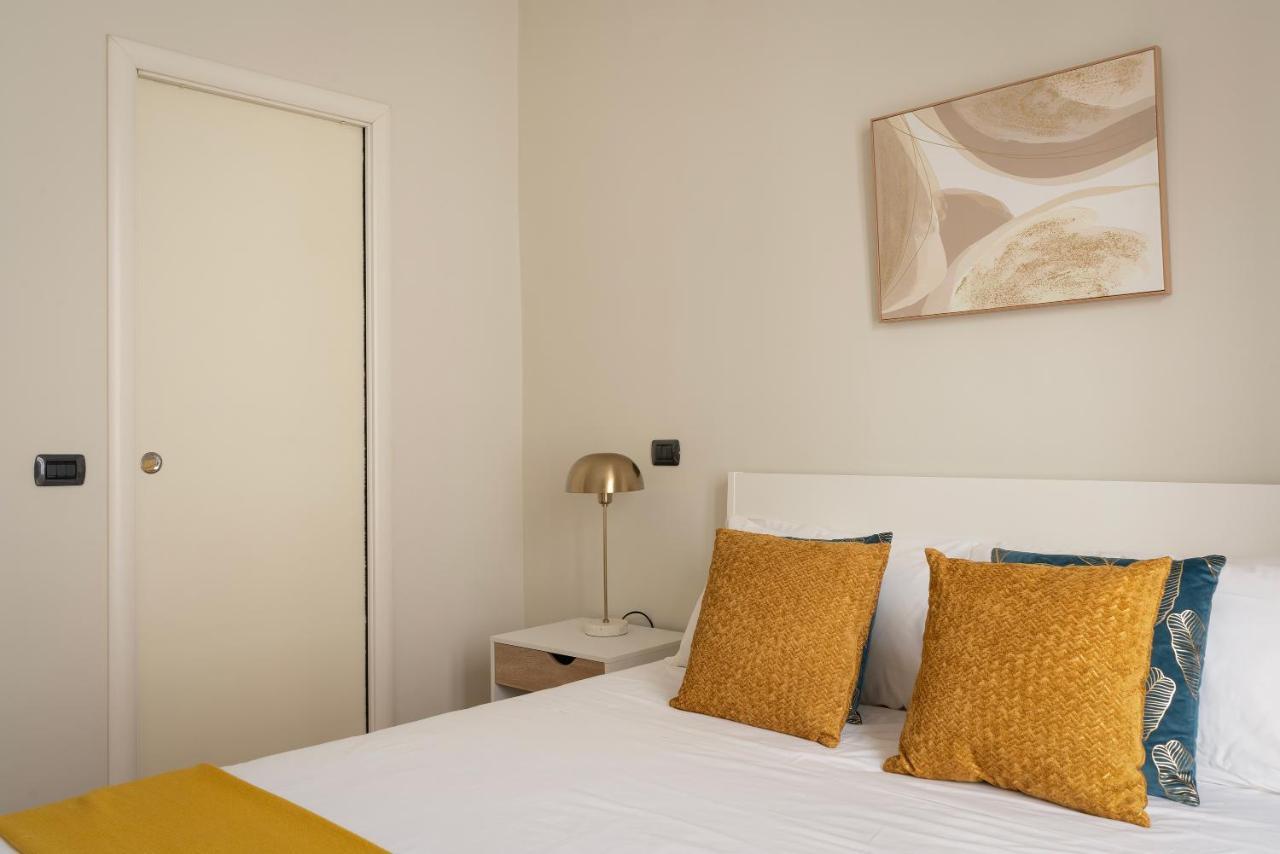 Santa Tecla Living Faravelli 4 Apartment Milan Bagian luar foto