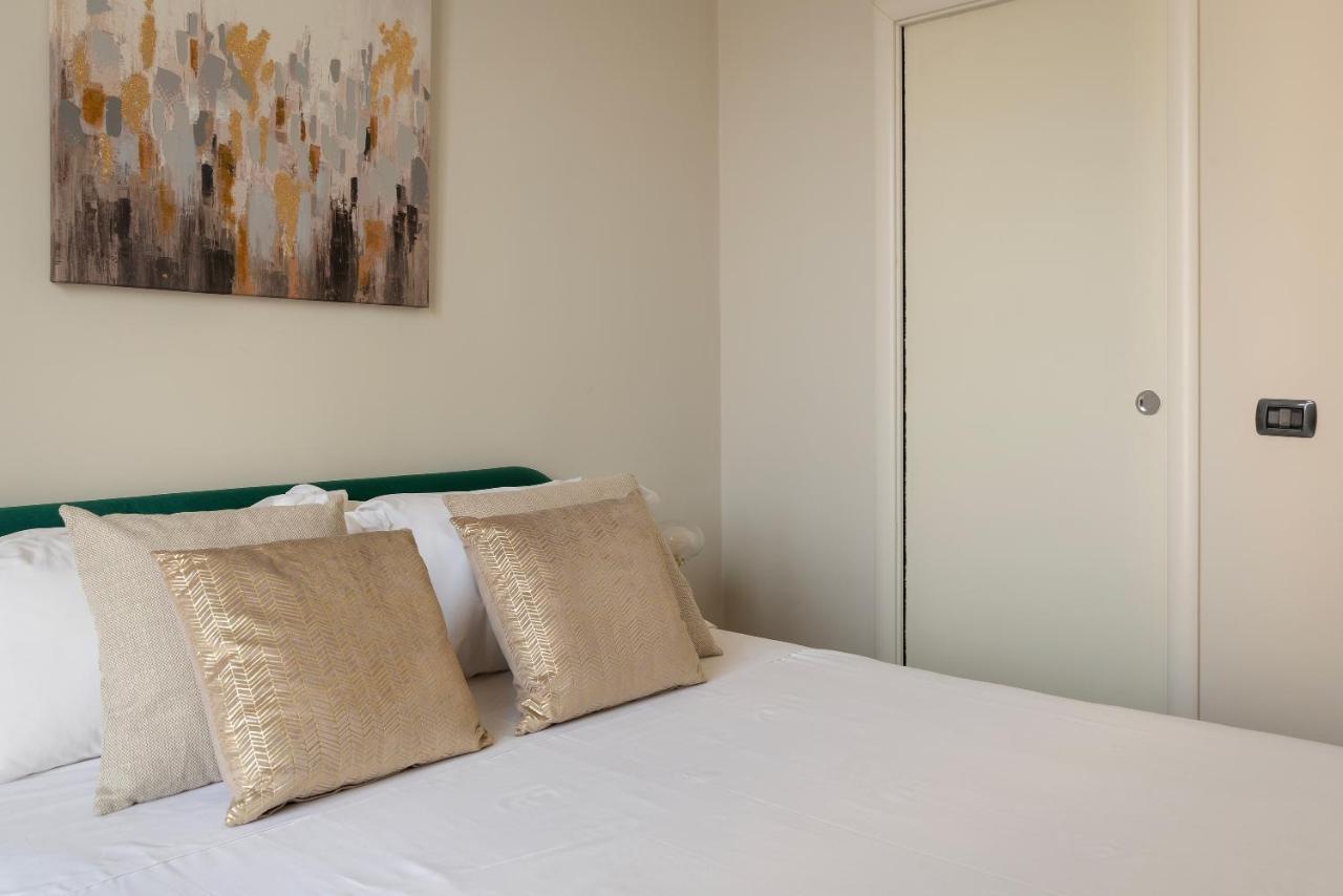Santa Tecla Living Faravelli 4 Apartment Milan Bagian luar foto